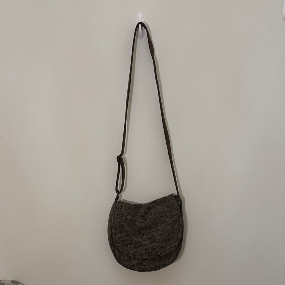 Elegant Brown Crossbody Bag